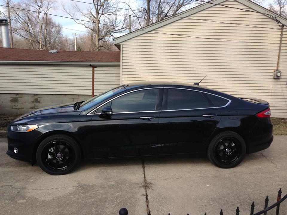 2013 Ford fusion with black rims #6
